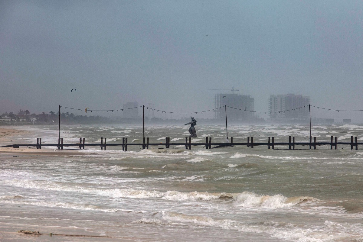 rescatan-vivos-a-otros-cuatro-pescadores-mexicanos-que-naufragaron-por-huracan-milton