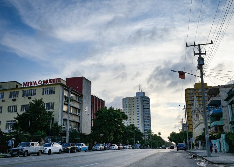 Rafael amenaza con llegar a Cuba como «huracán mayor»