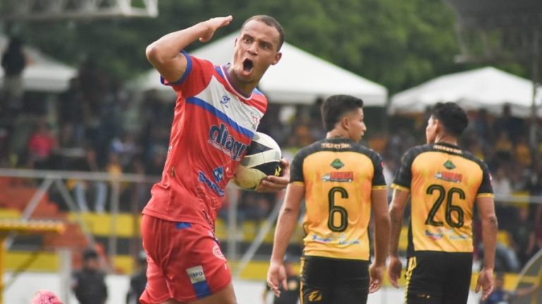 Gustavo Moura estaría dejando al Firpo