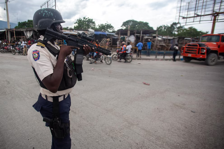 La policía haitiana y habitantes matan a 28 pandilleros en la capital