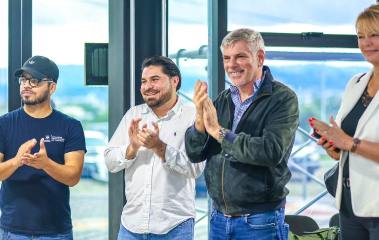 Vicepresidente del Parlamento de la Región Flamenca de Bélgica visita el CUBO de la colonia Santa Lucía