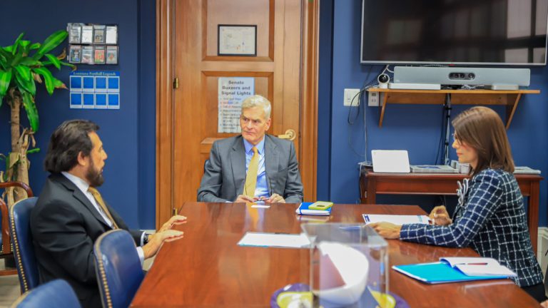 Vpdte. Ulloa se reunieron con los senadores estadounidenses Bill Cassidy y Michael Bennet de “The Americas Act”