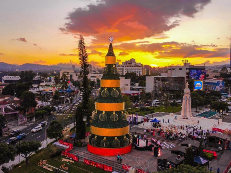 San Salvador Centro inaugura este sábado fiestas de Navidad y Año Nuevo